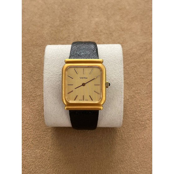 Orologio vetta oro quadrato 2025